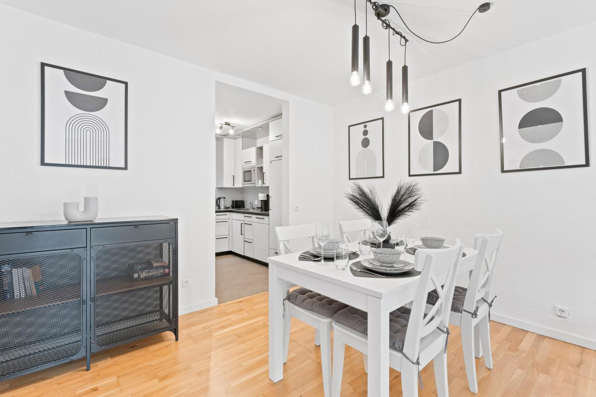 Kingsize Bett, Terrasse, Netflix, Zwei Zimmer Pforzheim Eksteriør billede